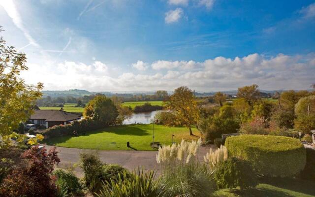 River Retreat Apartment Exeter - River Views & Parking