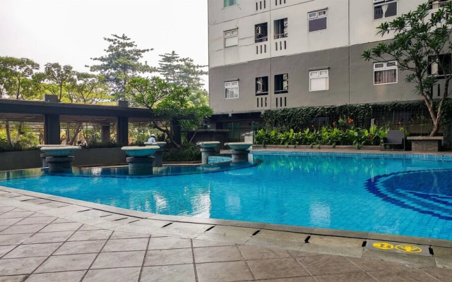 Tidy 2BR with Modern Design Green Pramuka City Apartment