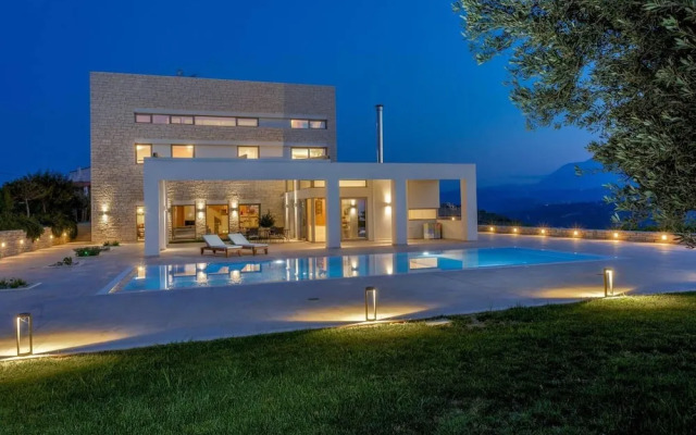 Luxurious Retreat Villa in Heraklion Crete