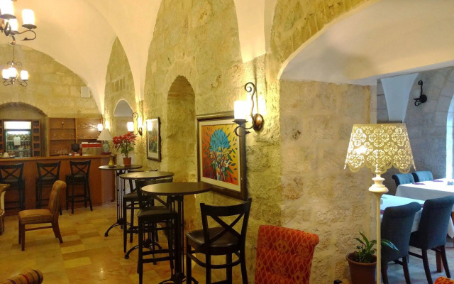 St. George’s Cathedral Pilgrim Guesthouse – Jerusalem