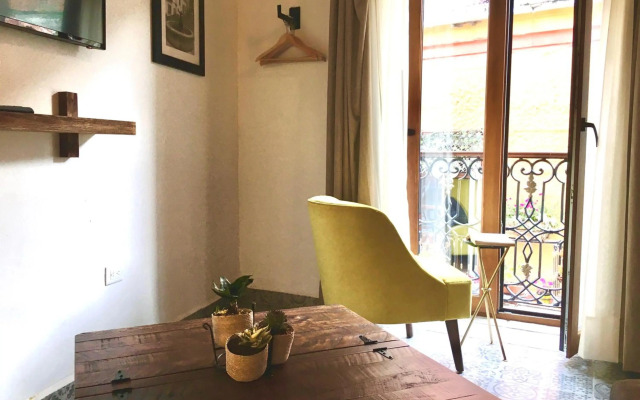 Casa 14 Hotel & Café