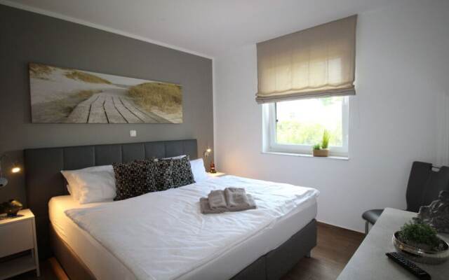 Haus Seeblick Modern Retreat