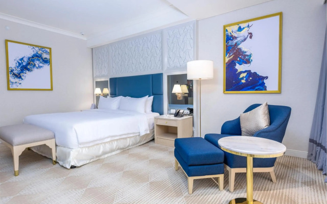 Royce Hotel & Casino