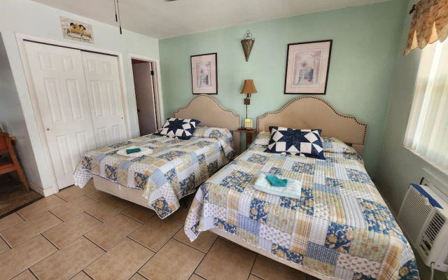 Silver Sands Motel