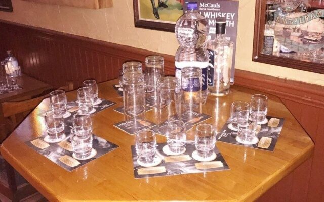 McCauls Bar & Guesthouse