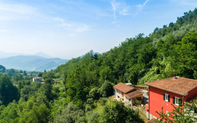 Spacious Holiday Home in Marliana Italy with Private Garden