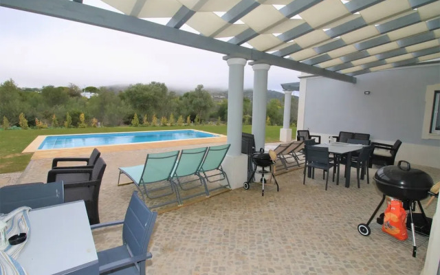 Semi-detached Villa With Pool In Rural Setting