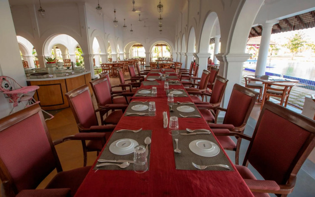 Le Pondy Beach & Lake Resort