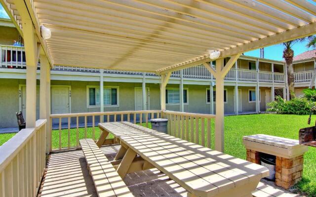 Courtyard #209 Condo