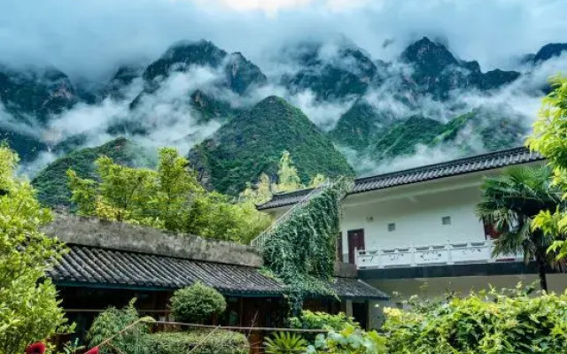 Teacher Zhang's Inn