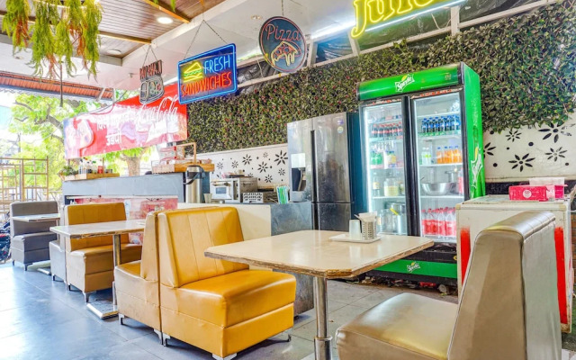 Fabhotel Tulsi Park