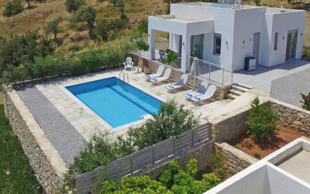 Evgoro Luxury Suites