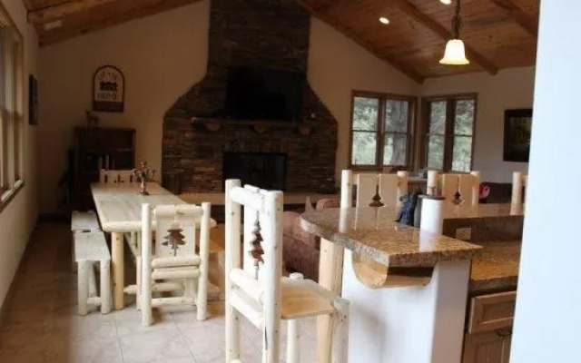 Alpine Treehouse by Village Reservations