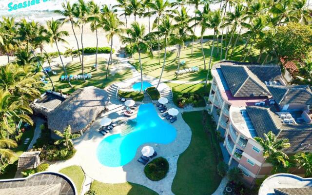 3BR Stunning penthouse / Beach front