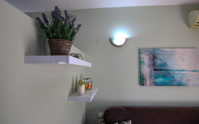 Aggeliki's Hideaway