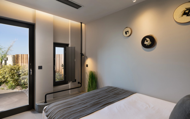 Apikia Santorini Suites - Adults Only