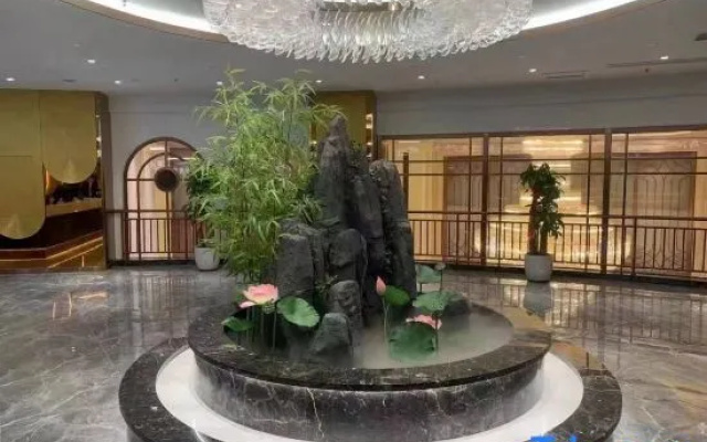 Vienna Hotel (Shijiazhuang Railway University Subway Station)