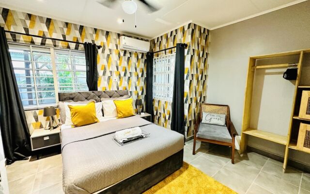 Luxurious Villa With Private Pool, Hot Tub and Bar