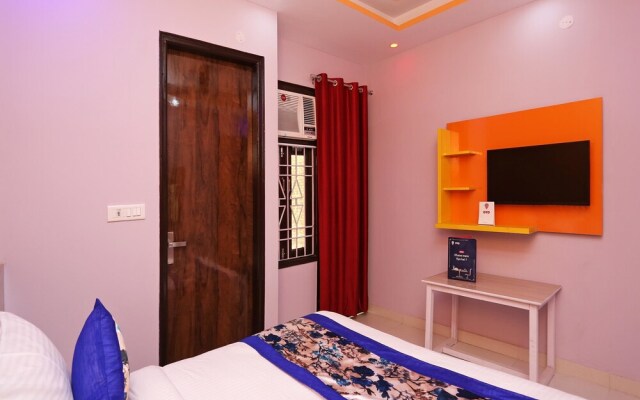 OYO 14822 Hotel The Capitol