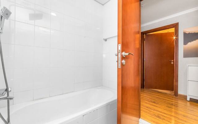 City Nights - 2B Burj Al Nujoom Tower