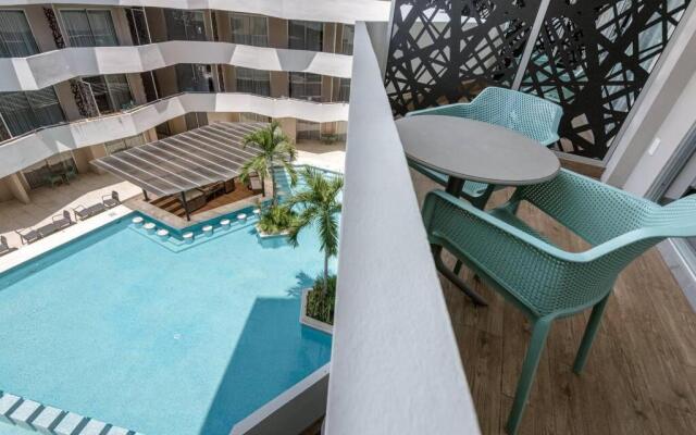 G312N Paty Luxury Resident, walking to the beach & 5thAv