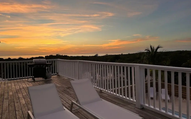 Bahama Mama 5 Bedroom Home
