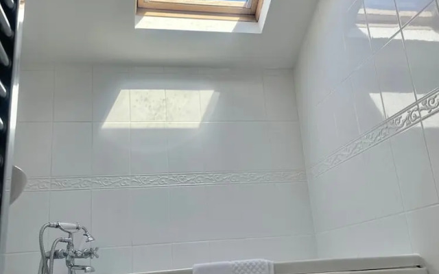 Beach House - Penthouse 3 Bed Apartment