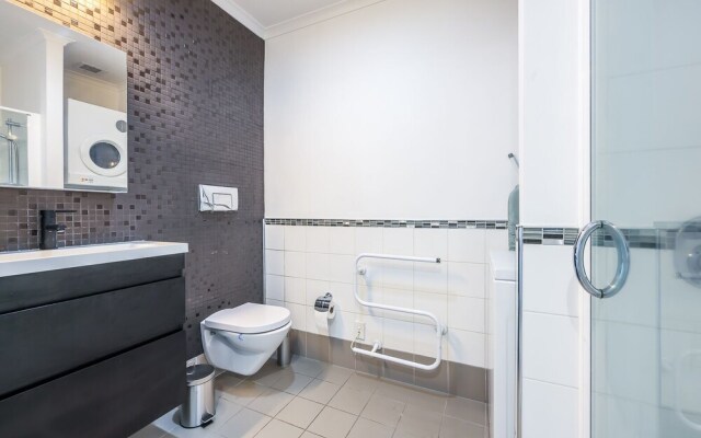 QV Modern Upscale Apartment w Wifi 1046