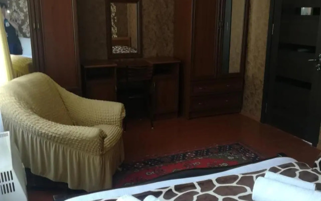 Nikoloz Guesthouse