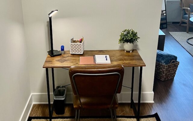 Reagan Airport Apartment