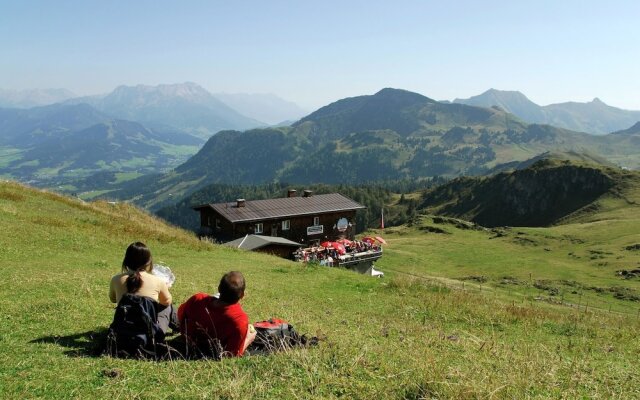 Modern Holiday Home in Kitzbühel with Balcony