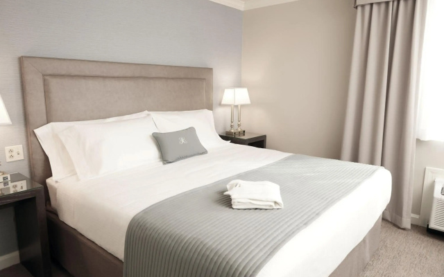Ethan Allen Hotel