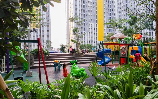 Simply Good Studio Room Apartment At Springlake Summarecon