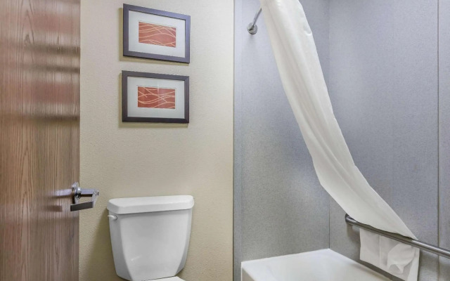 Comfort Inn & Suites Crystal Inn Sportsplex
