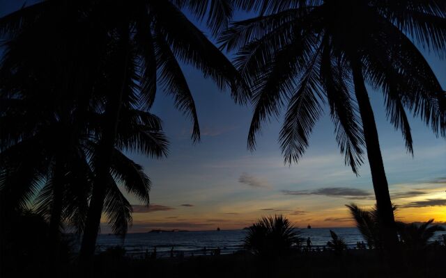 Sanya Skyline Inn