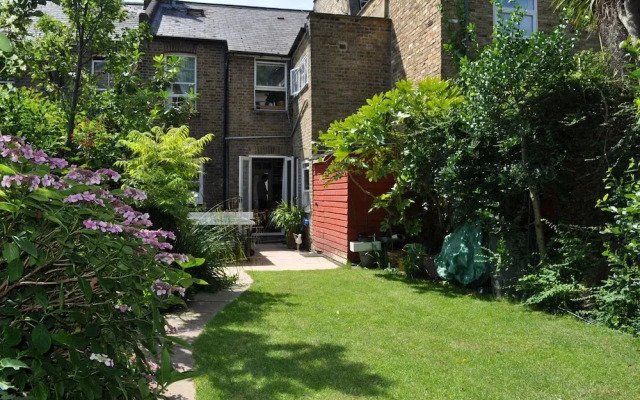 Lovely Garden Flat in Shepherds Bush