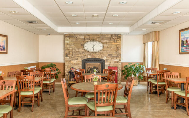 Boothill Inn And Suites