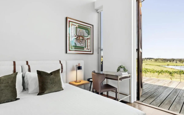 The Longhouse - Suite 3