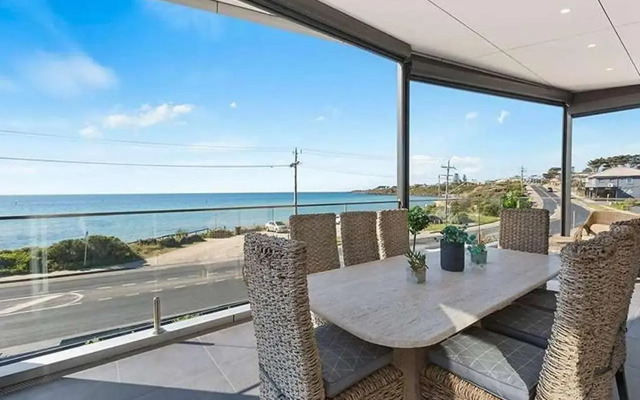 Mornington Esplanade Beachfront & SPA by Rss