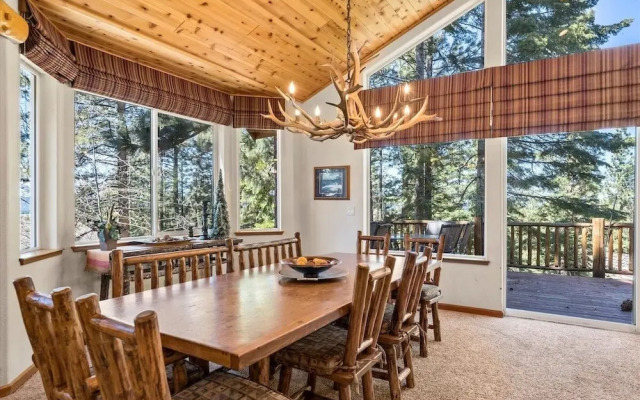 Getting Away Together 6 Bedroom Home by RedAwning