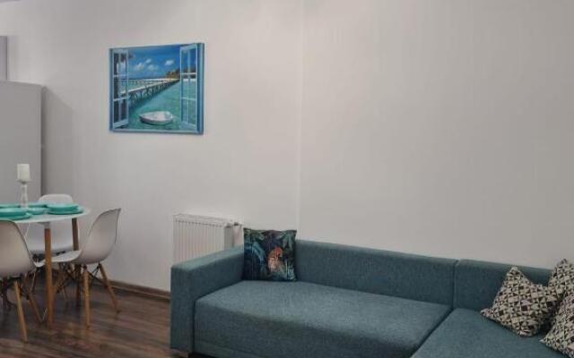 Christopher Apartment