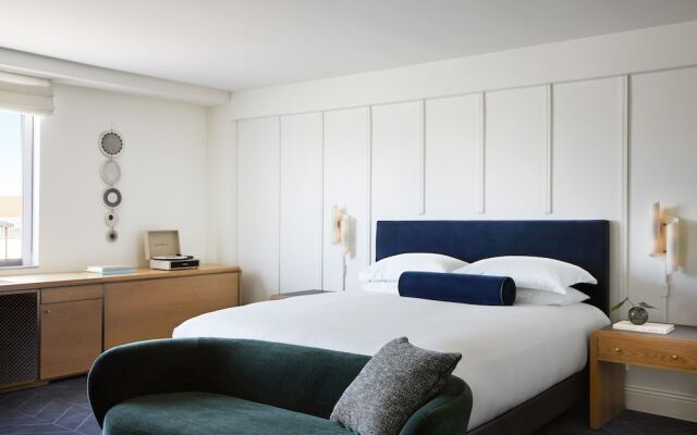 Kimpton Alton Fisherman's Wharf by IHG