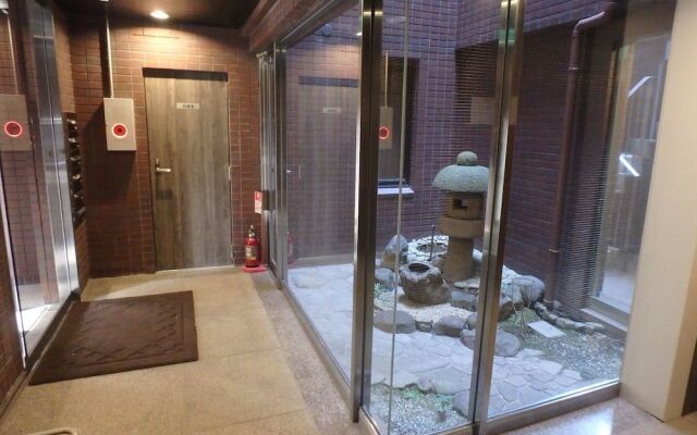 Bed & Breakfast RENGA Daikanyama - Hostel
