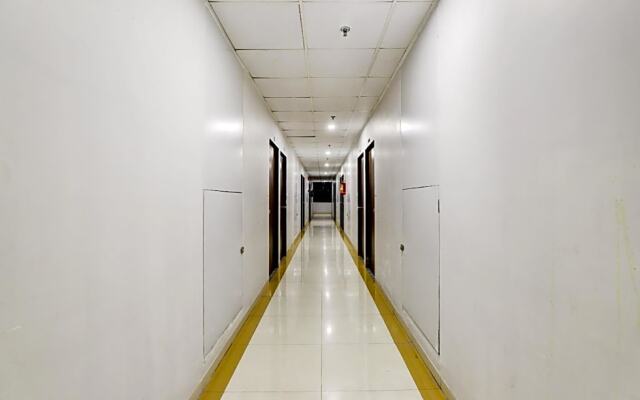 OYO SilverKey 80945 Ace Hotel