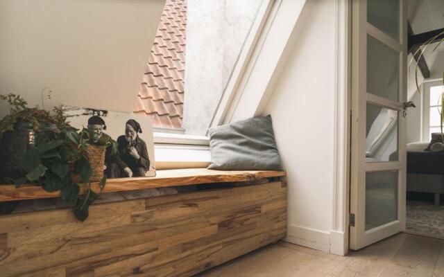 Herengracht Bed & Breakfast with canal view