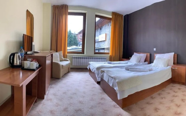 Apartment Stayinn Granat in Bansko - Next to Gondola Lift, Perfect for 3 Guests