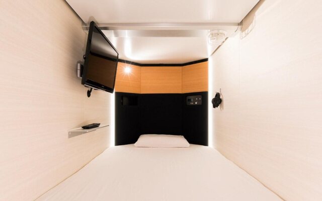 Glansit Akihabara Comfort Capsule Hotel