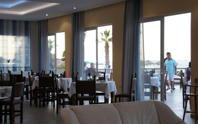 Zeus Hotels Palm Beach