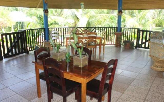 Inn the Bush Eco-Jungle Lodge
