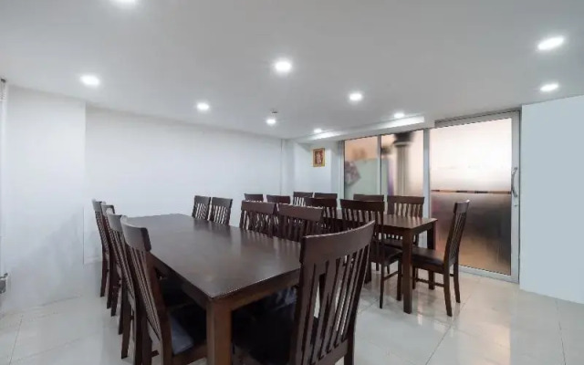 Cozy Rooms@ Pattaya Addicts by OYO Rooms